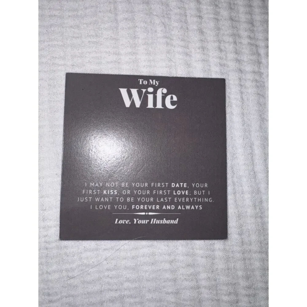 NW/OT Couple Him And Her Man And Women Hug Embrace Couples Necklace Gold Silver